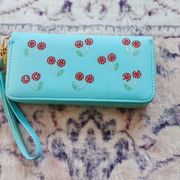 Claire's Blue Wallet Stylish and Compact - Picture 1 of 5